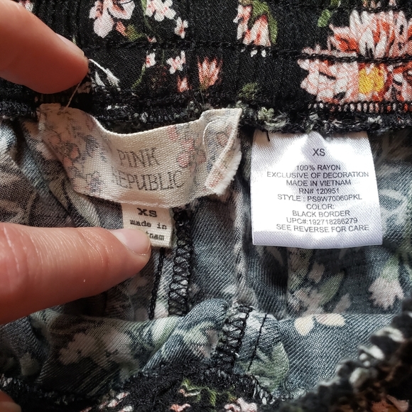 Pink Republic Shorts - Picture 2 of 6